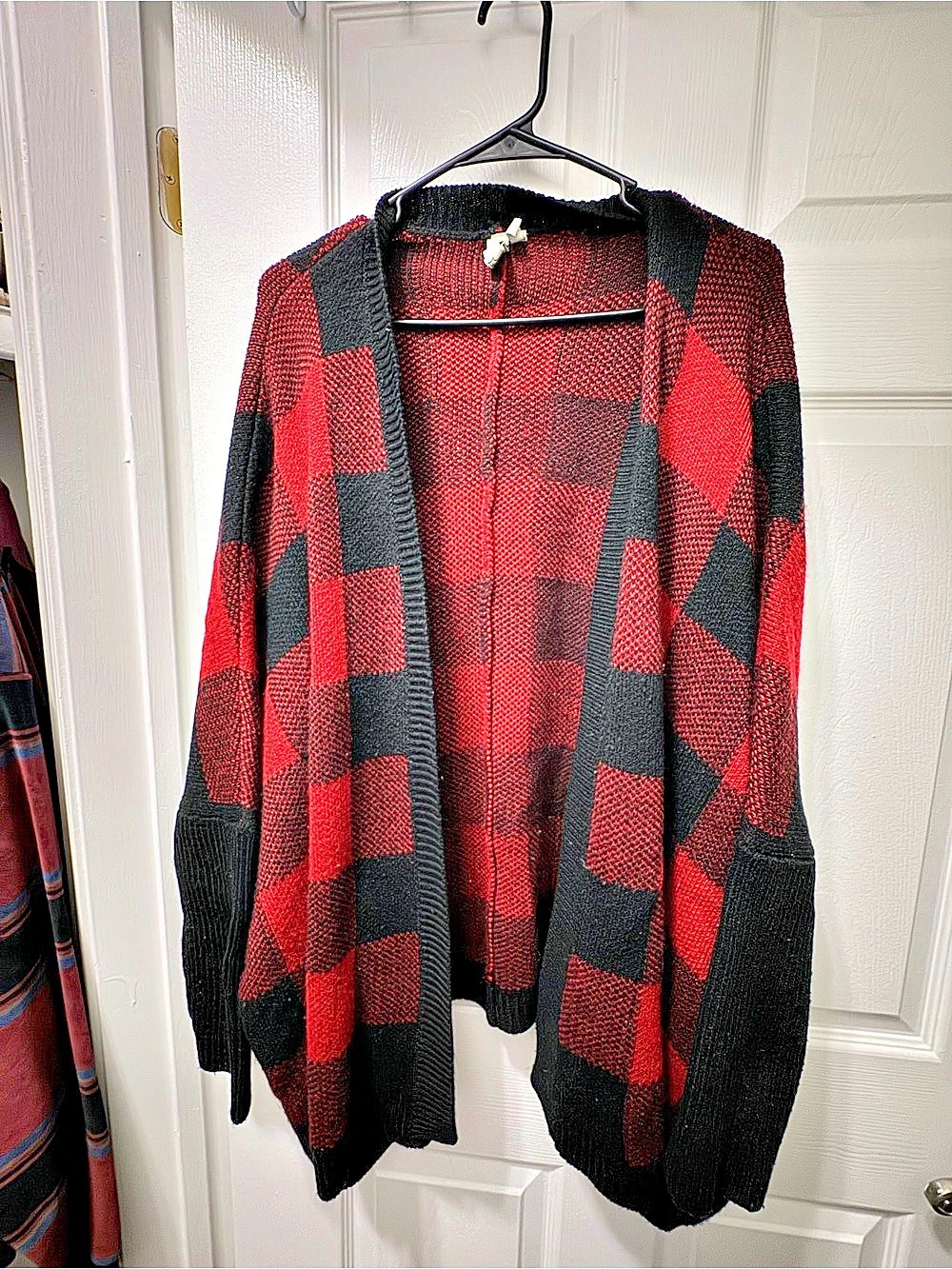 Sahalie Plaid Cardigan in Red & Black Size Small Like New